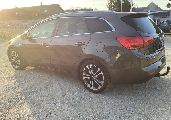 Kia Ceed cena 55900 przebieg: 98500, rok produkcji 2017 z Leszno małe 67